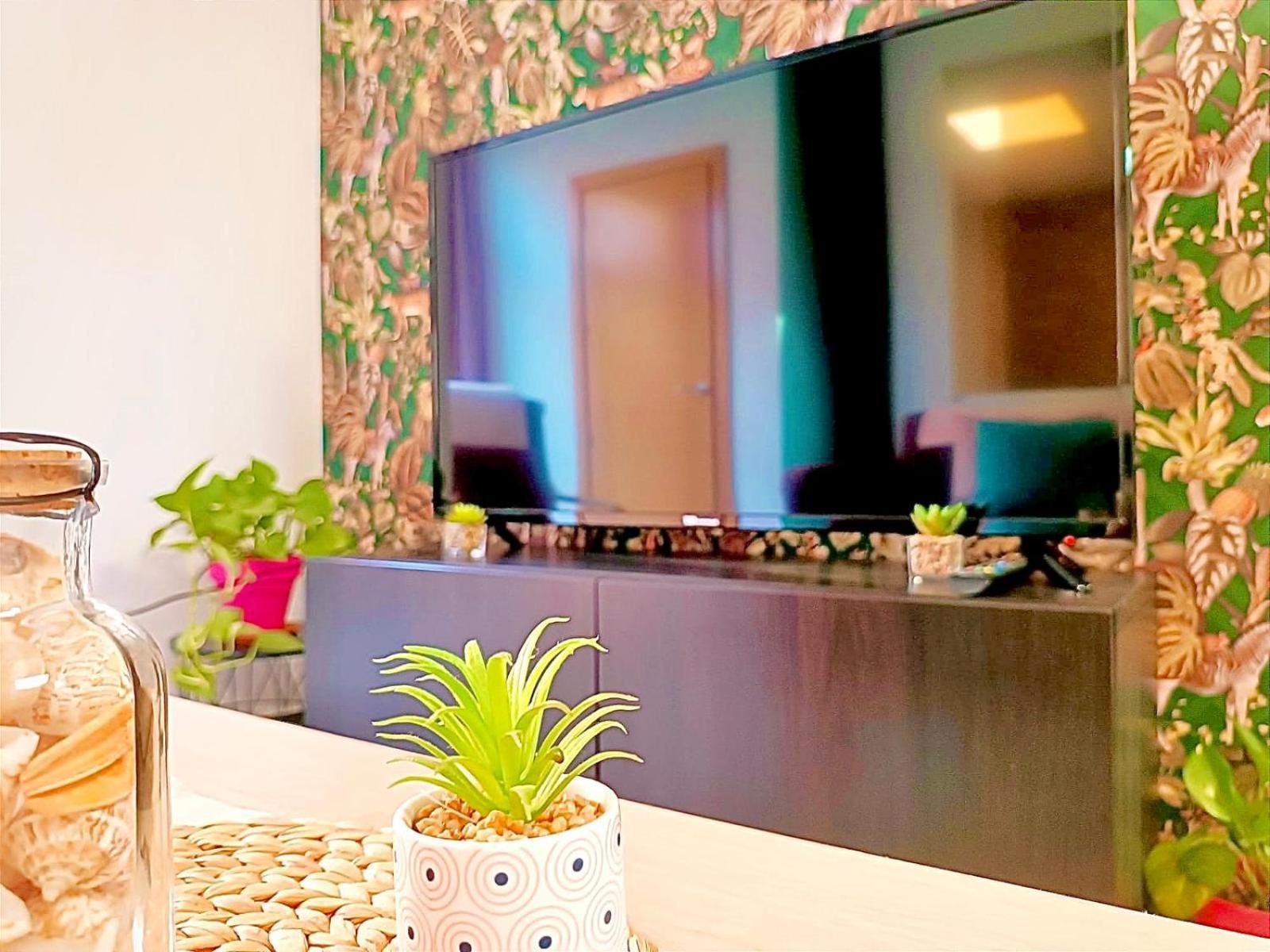 מאלגה Apartamento El Bambu Cerca Del Mar מראה חיצוני תמונה